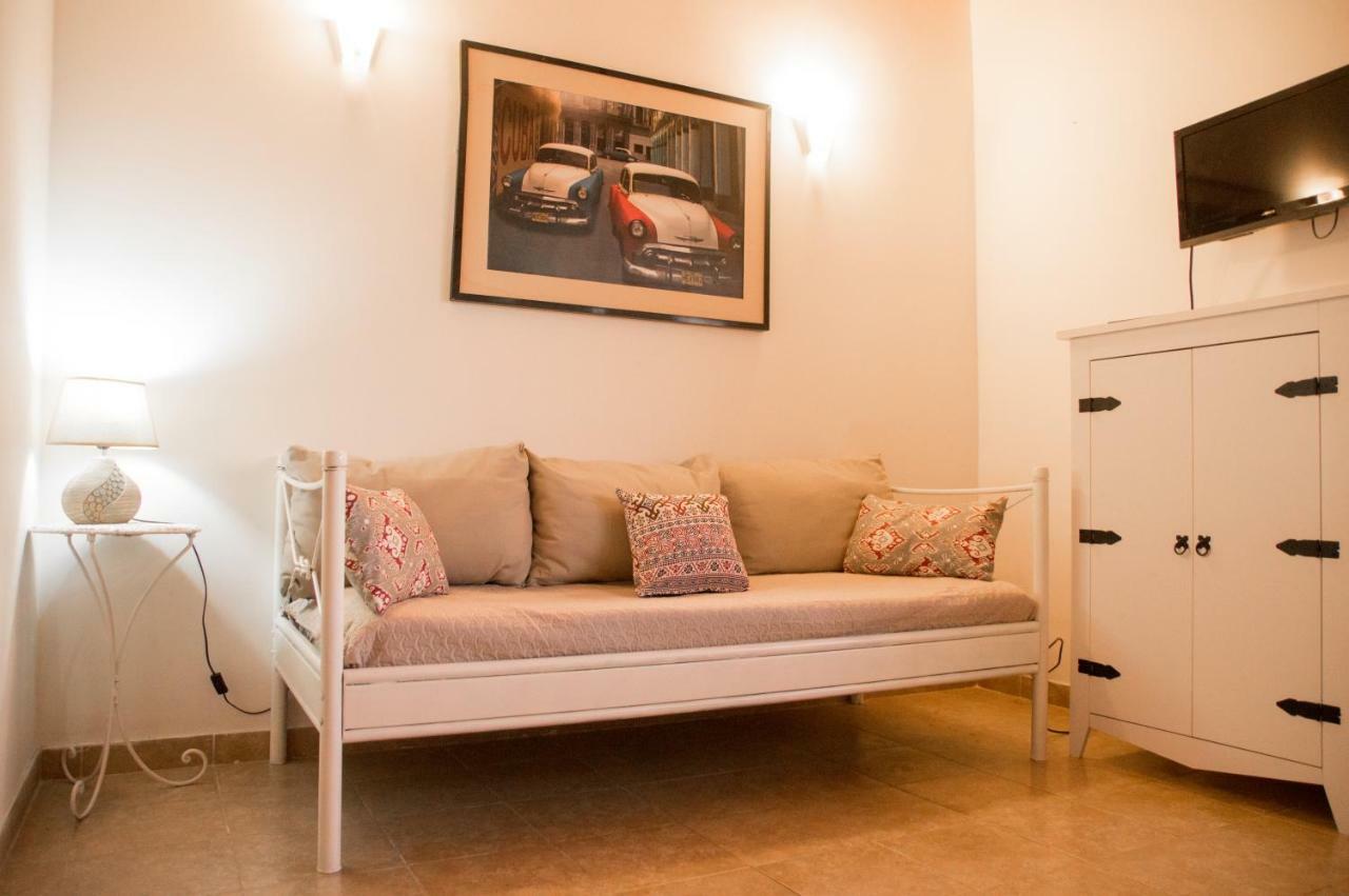 La Riviera Aparthotel Fernando de la Mora Εξωτερικό φωτογραφία