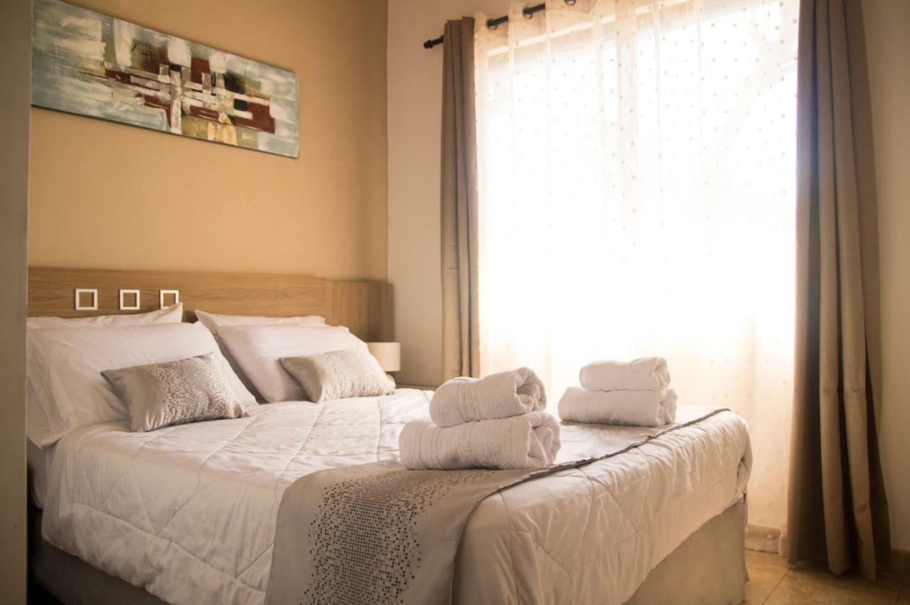 La Riviera Aparthotel Fernando de la Mora Εξωτερικό φωτογραφία